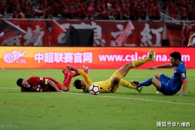 仁川联后卫回传球踢进自家球门 泰山2-0仁川联